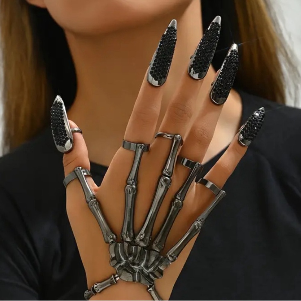 Skeleton Hand Ring - Picture 2 of 2
